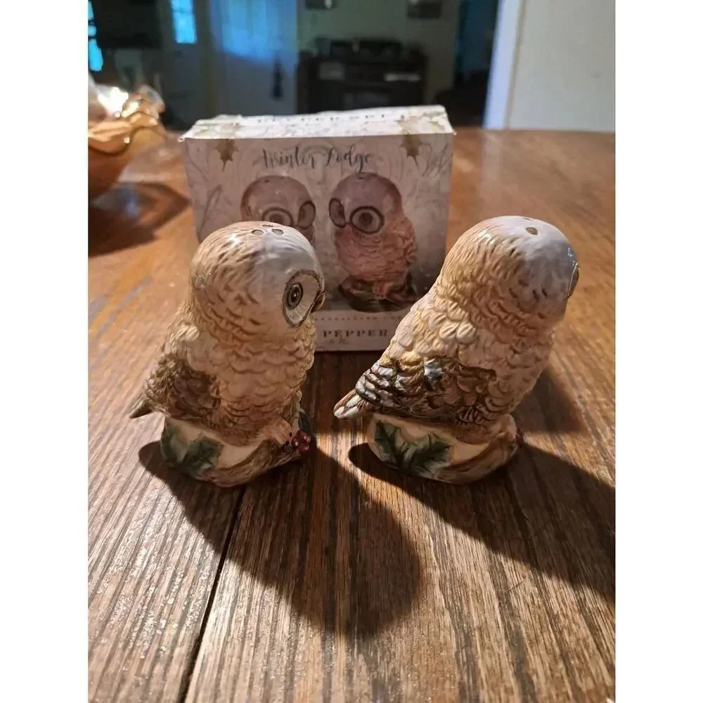 New CIB Winter Lodge Owl Salt Pepper Shaker Set Ceramic Kitchen Decor